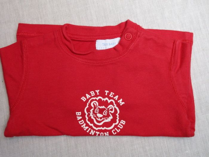 T-shirt rouge, 3 mois