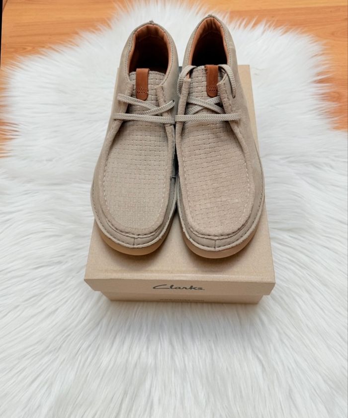 Chaussures Clarks Oakland Mid – Taille 39,5 – Cuir beige – Neuves avec boîte - photo numéro 2