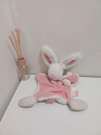 Doudou petite fille lapin