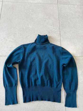 Haut bleu à col roulé Hennes, très bon état, taille S