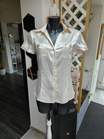 Zara chemiser crème satiné taille S