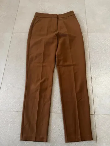 Pantalon marron United colors of Benetton, très bon état, 34x95cm