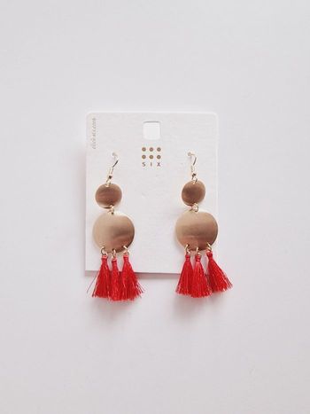 Six - Boucles d'oreilles - Dorées et rouges - Neuves avec étiquette !