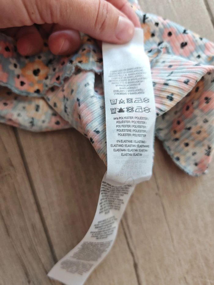T-shirt fleuri 2/3 ans - photo numéro 5