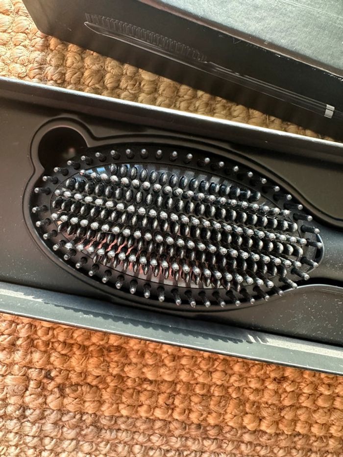 Brosse lissante chauffante GHD - photo numéro 2