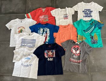 Lot t shirts
