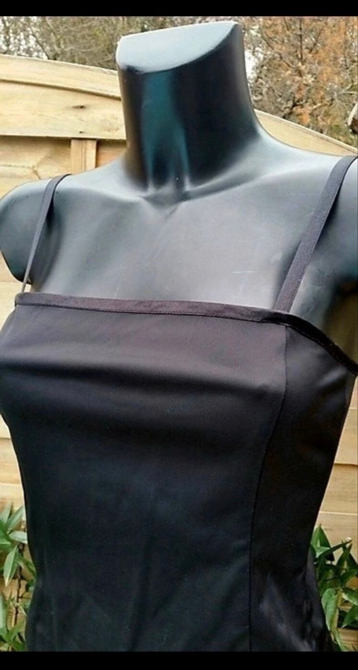 Bustier cintré en satin noir de H&M. - photo numéro 5