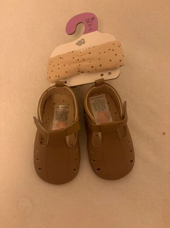 Chaussures neuves