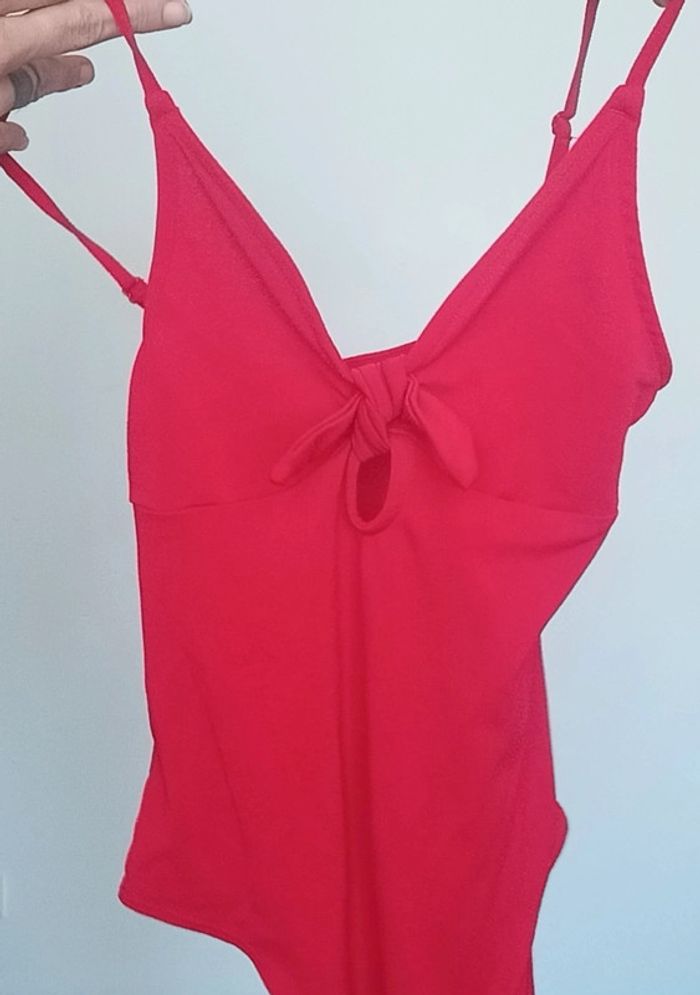 Body rouge décolleté et tanga taille 34 - photo numéro 2