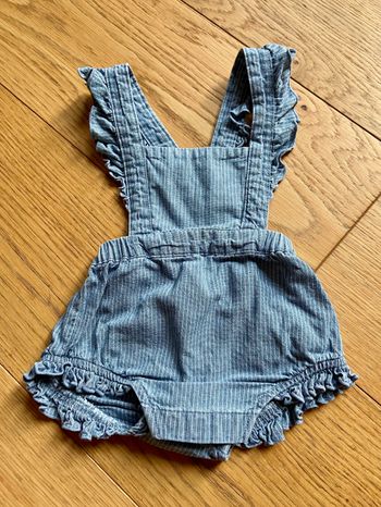 Barboteuse Kiabi + t-shirt manches longues - 1 mois