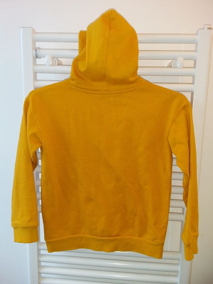 Pull à capuche jaune - photo numéro 4