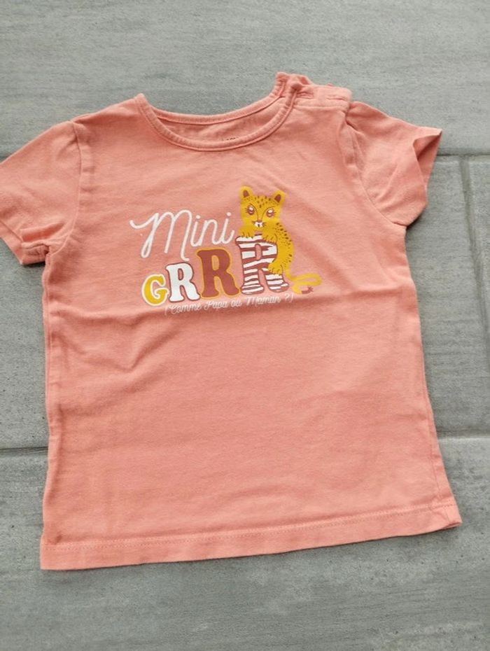 Lot n° 450 T-shirt manches courtes Gémo 18 mois - photo numéro 2