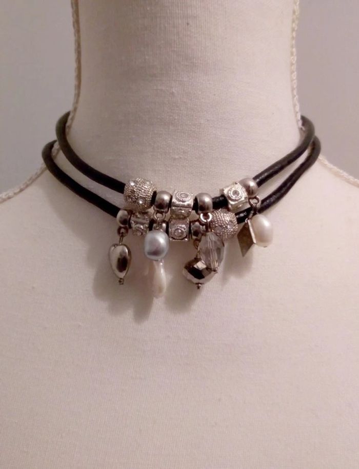 Collier 2 rangs cuir et charms Bleu Pivoine