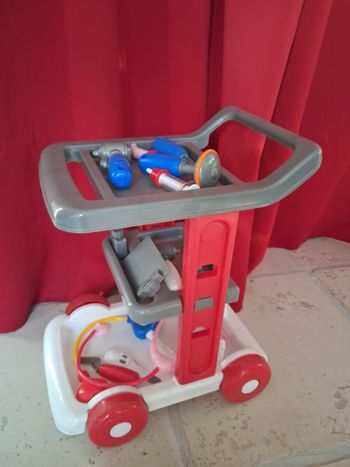 Chariot de médecin et accessoires