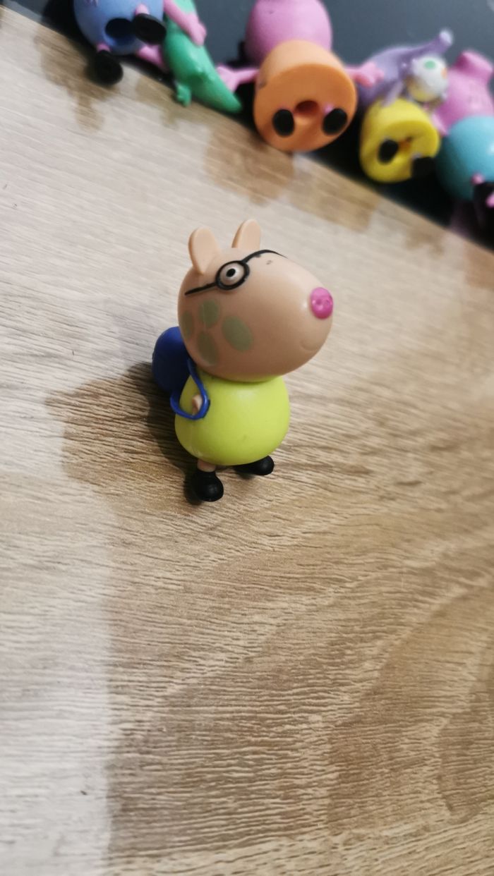 Lot 10 fegurines peppa pig - photo numéro 8