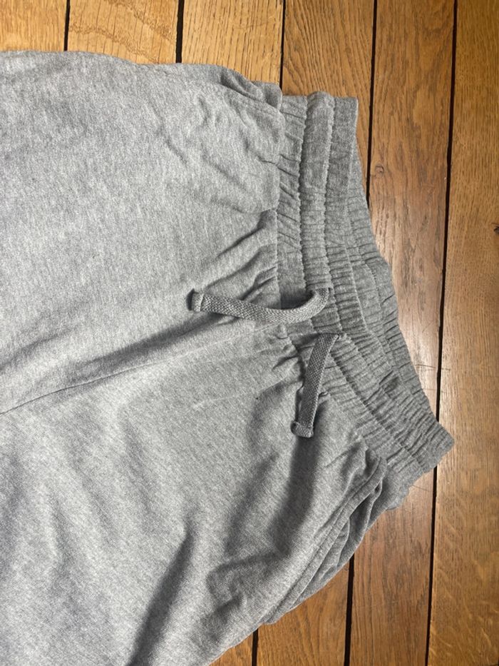 Jogging gris - photo numéro 2