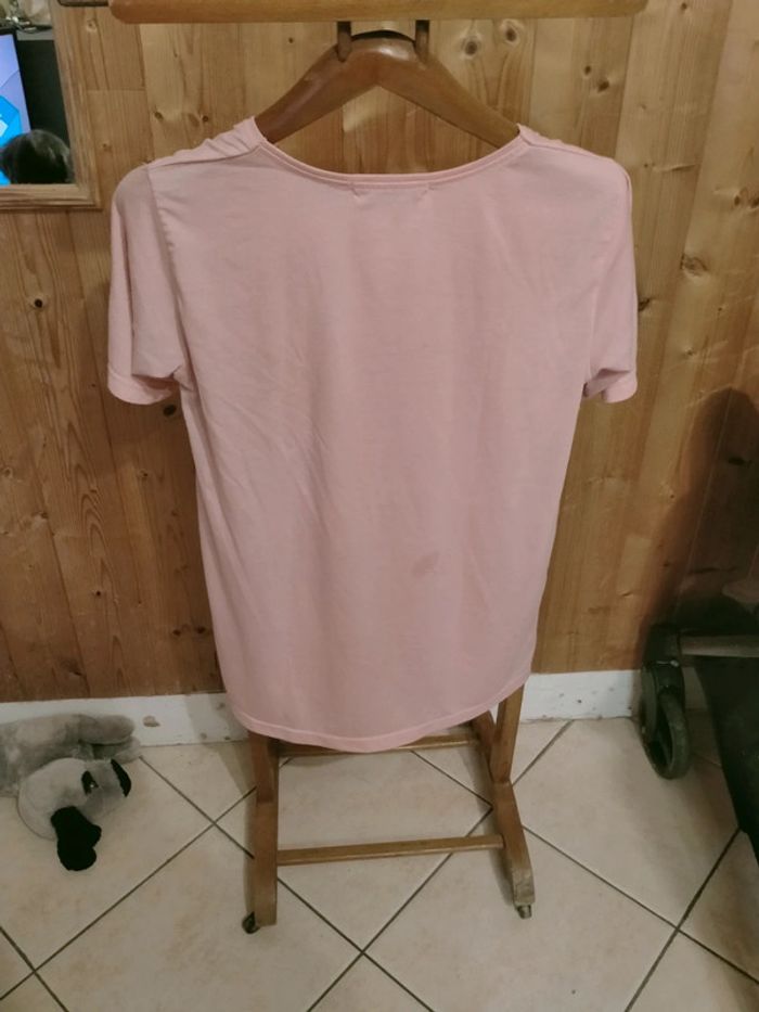 Haut rose pâle avec broderie florale - photo numéro 4