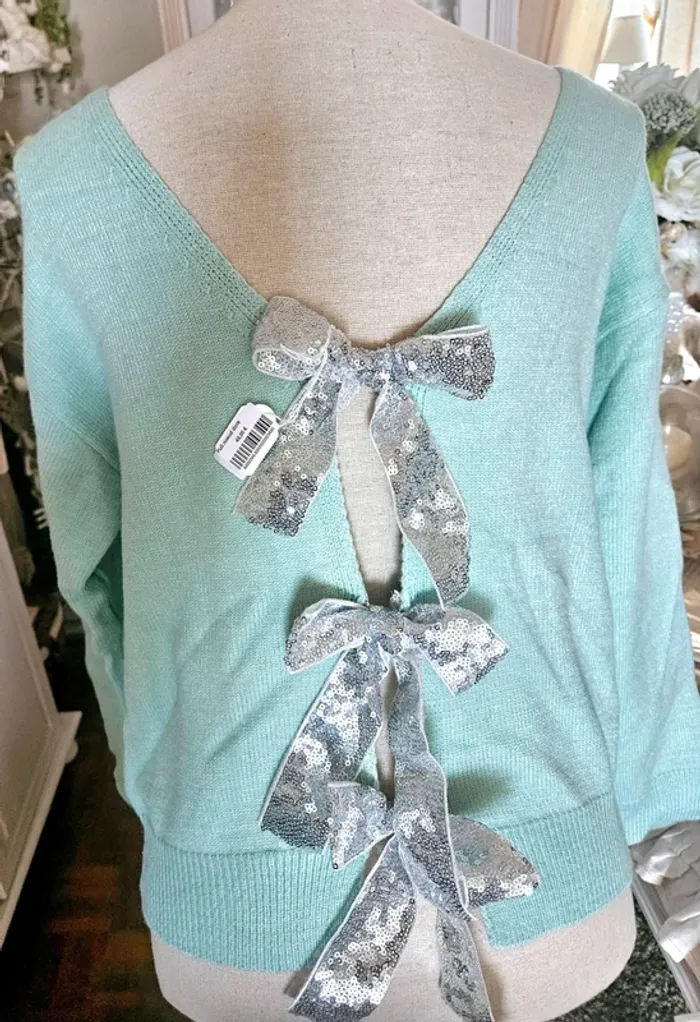 Pull vert d'eau avec noeuds au dos Taille 40/42 Neuf