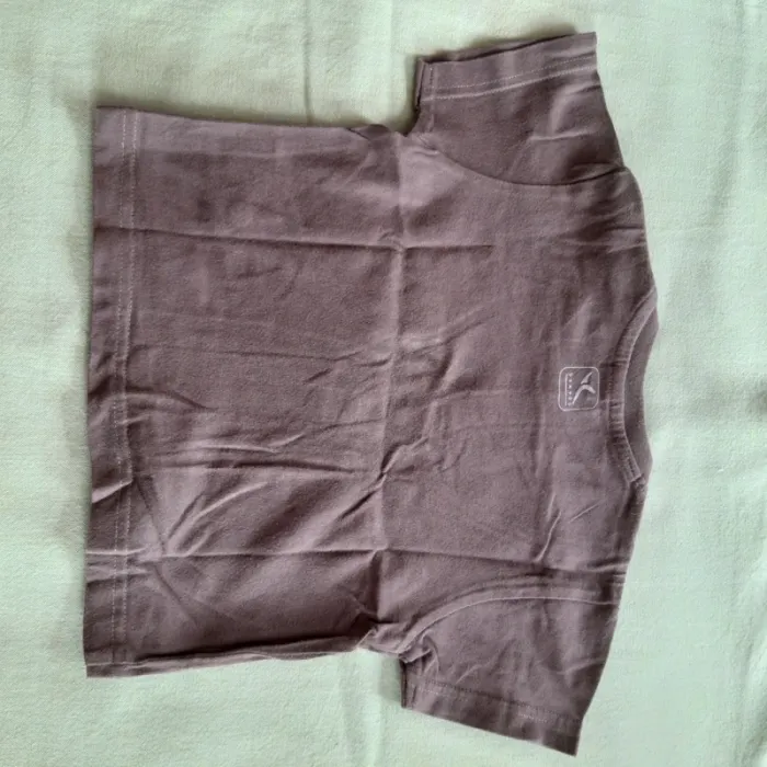 Lot de 4 t-shirts Decathlon et autre 12 mois - photo numéro 8