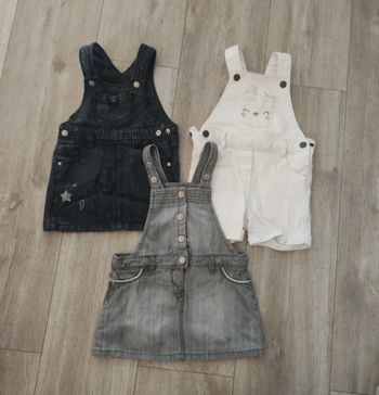 Lot de salopette short et salopette jupe 12 mois 