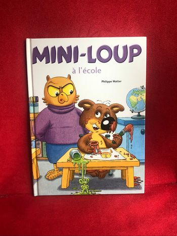 Livre mini loup à l’école