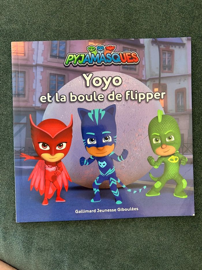 Lot livres et figurine pyjamask - photo numéro 11