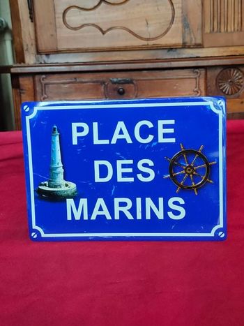Plaque en métal ( place des marins)