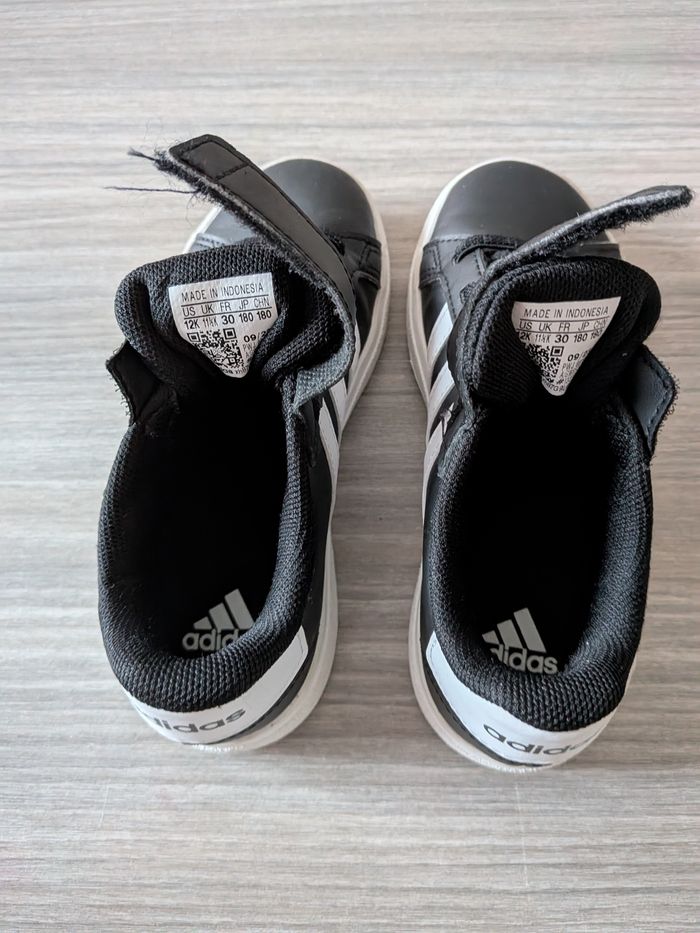 Baskets adidas enfant taille 30 mixte a scratch - photo numéro 5