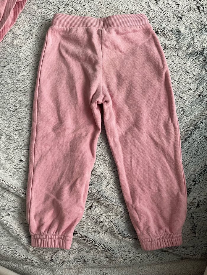 Ensemble jogging rose H&M 1 an et demi/2ans - photo numéro 3