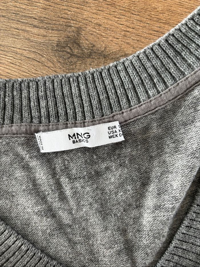 Pull col V gris Mango - Taille S - Très bon état - photo numéro 2