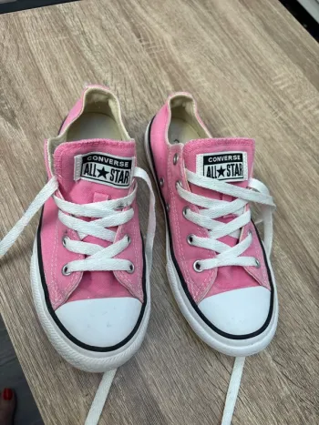 Converses roses fille taille 33
