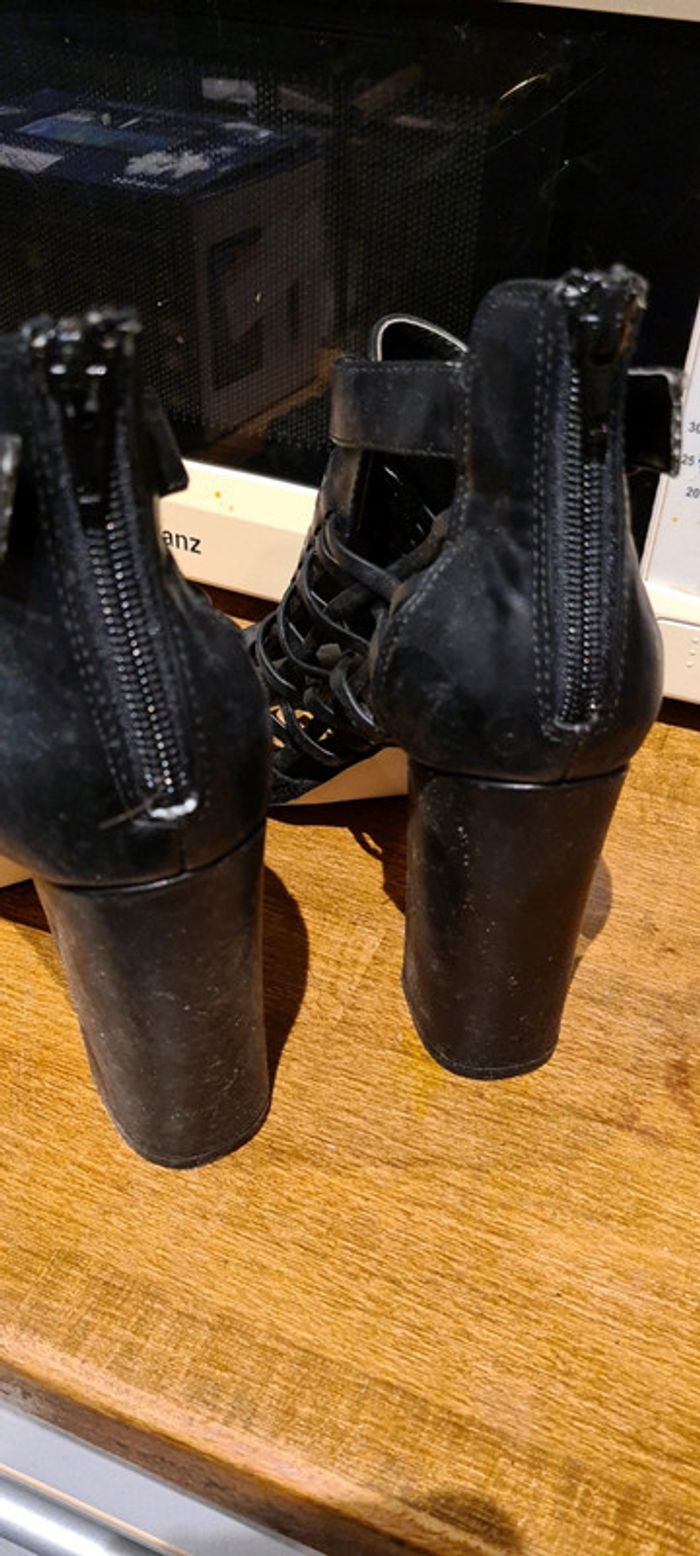 Chaussures a talon - photo numéro 3