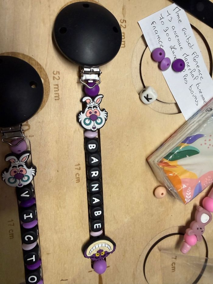 Protège carnet de santé et attache tétine Alice