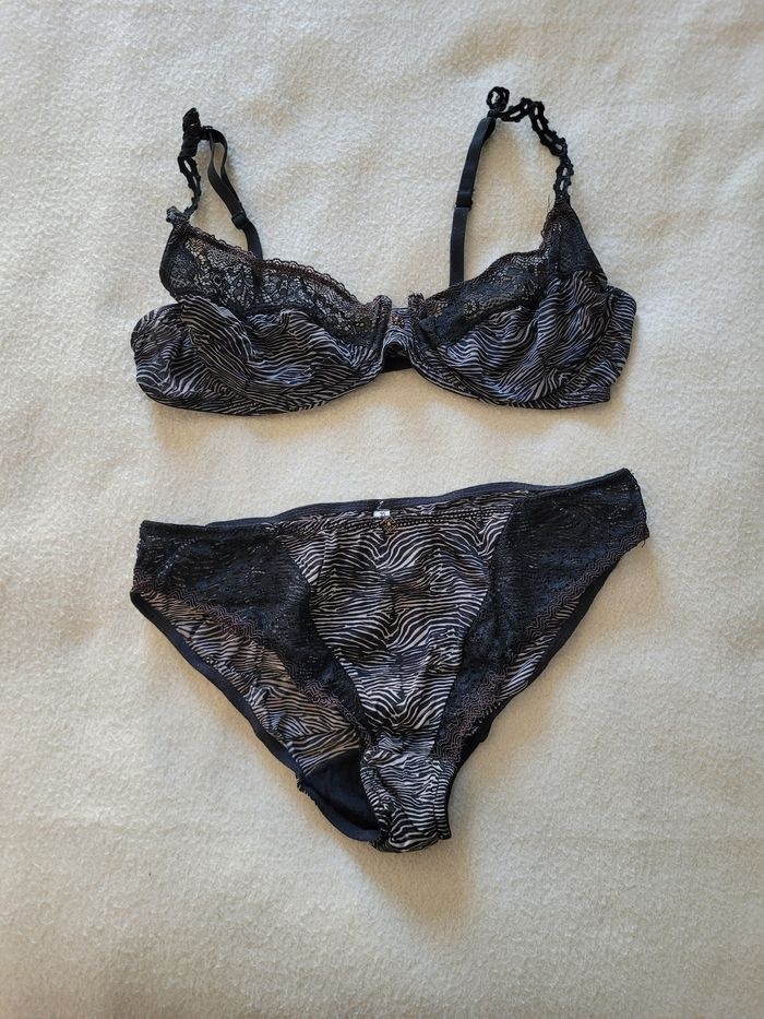 Ensemble de Lingerie rouge-gorge