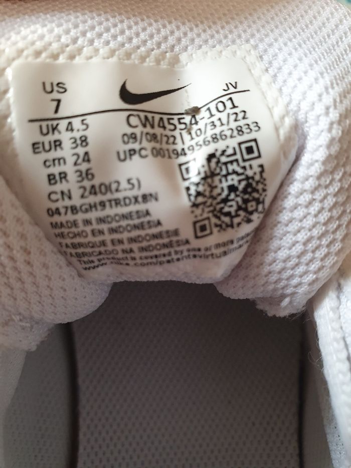 Basket Nike air blanche taille 38 - photo numéro 5