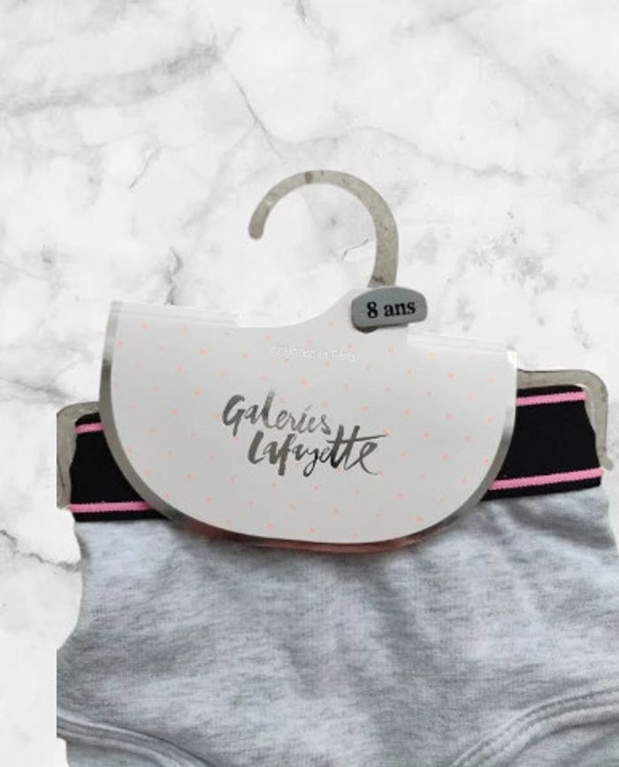 Lot de 6 shortys Galeries Lafayette 8 ans valeur 41.94€ - photo numéro 2