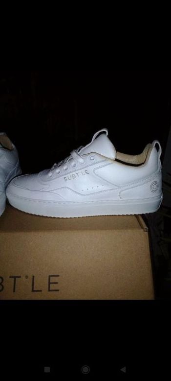 Baskets en cuir blanche sigma t.40