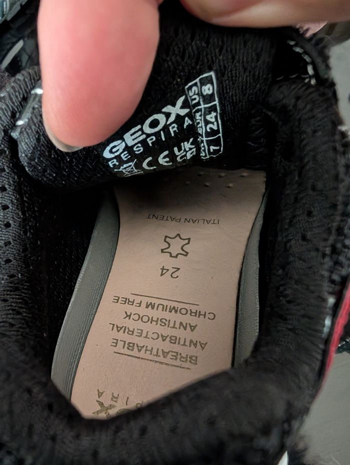 Baskets clignotants garçon. Taille 24. Neuf. Geox - photo numéro 5