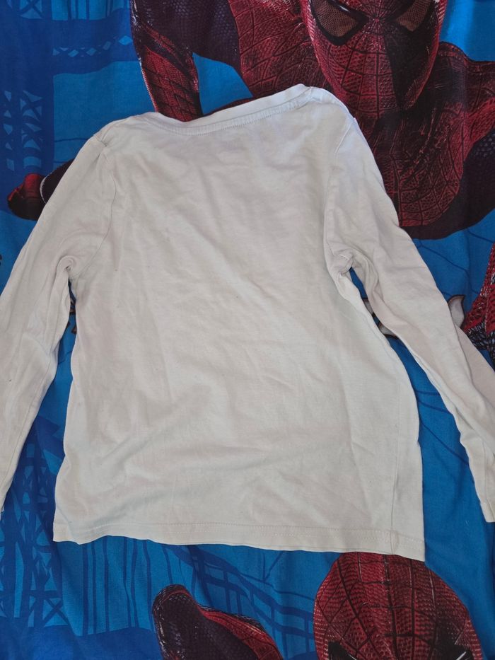Tshirt kiabi  manche longue 5 ans - photo numéro 2