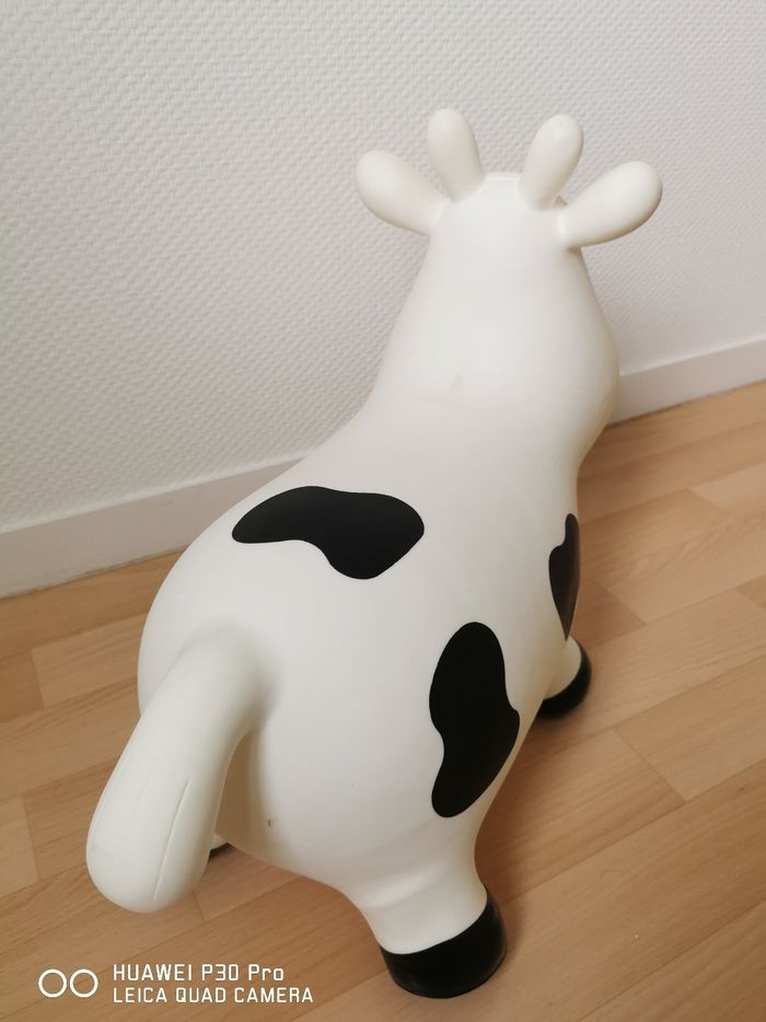 Vache gonflable - photo numéro 2