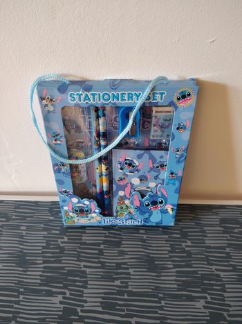 Lot de papeterie stich
