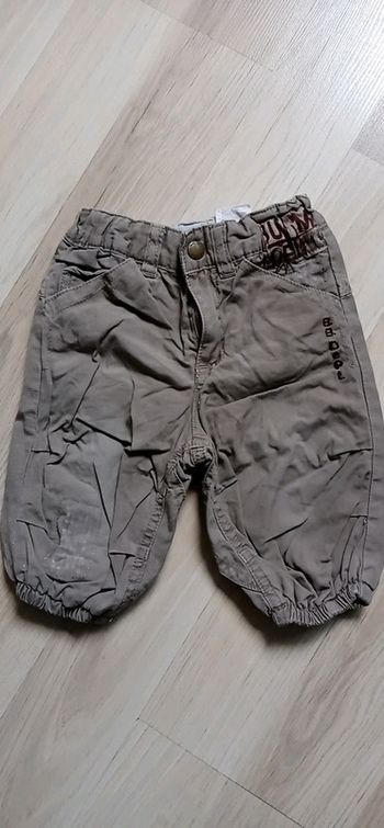 Pantalon marron T 4-6 Mois