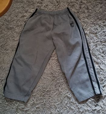 Pantalon de sport gris 5ans