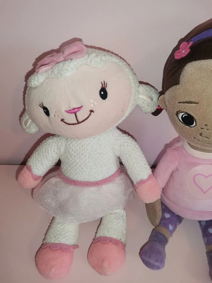Lot de 2 peluches Docteur la Peluche et Câline - photo numéro 3