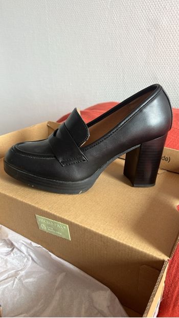 Mocassin noir à talon