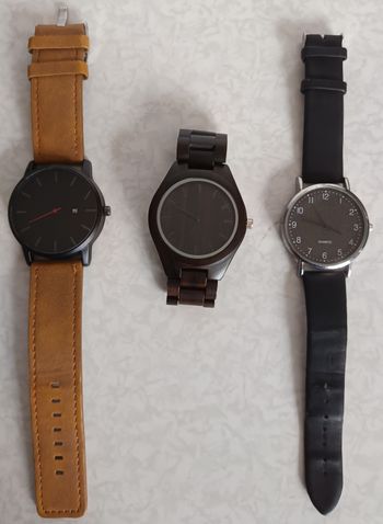 Lot De 3 Montres en très bon état, piles à changer