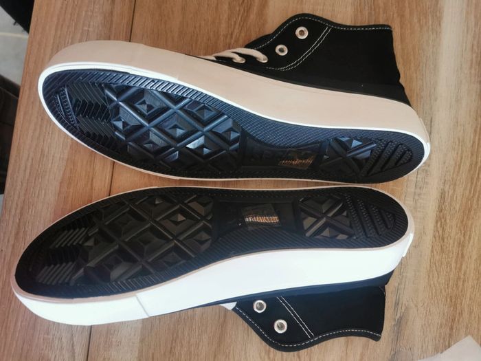 Baskets montante neuves 40 - photo numéro 2