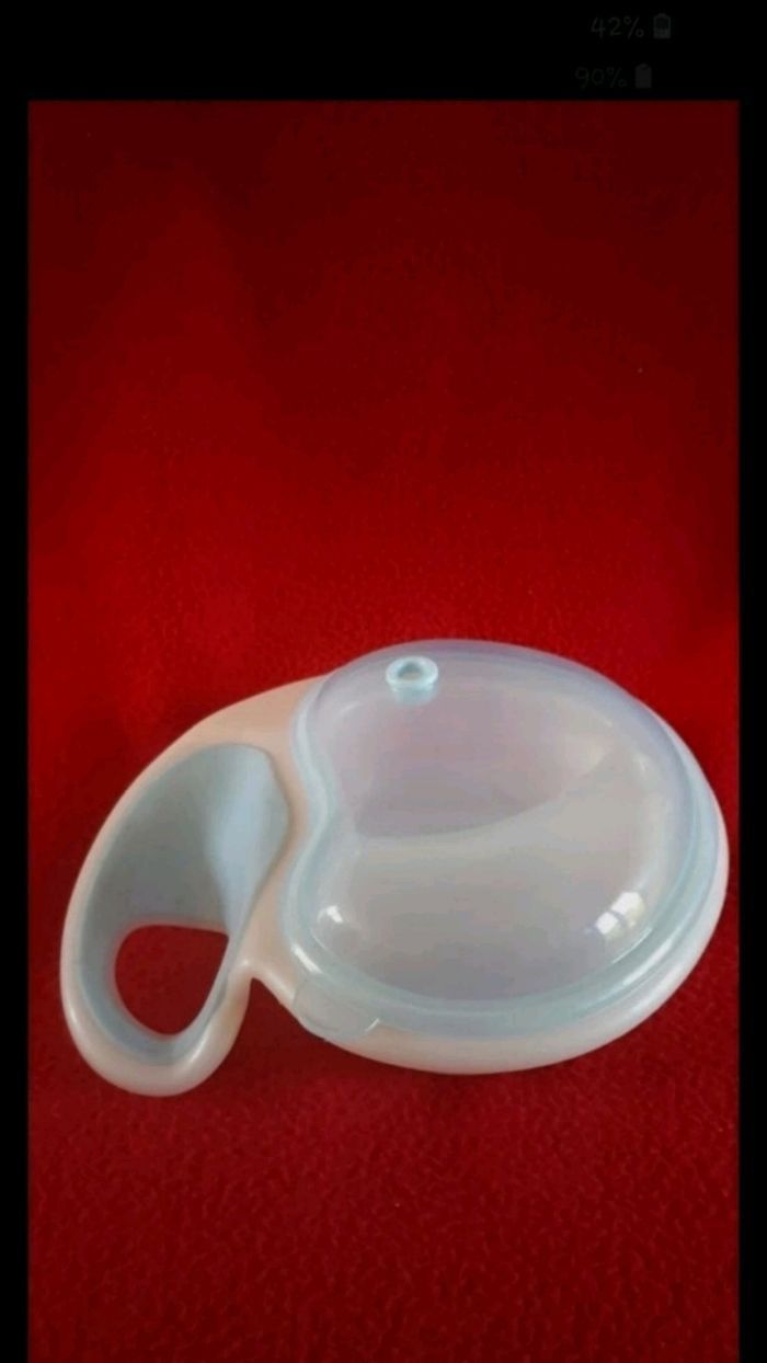 Assiette ergonomique pour le repas de bébé