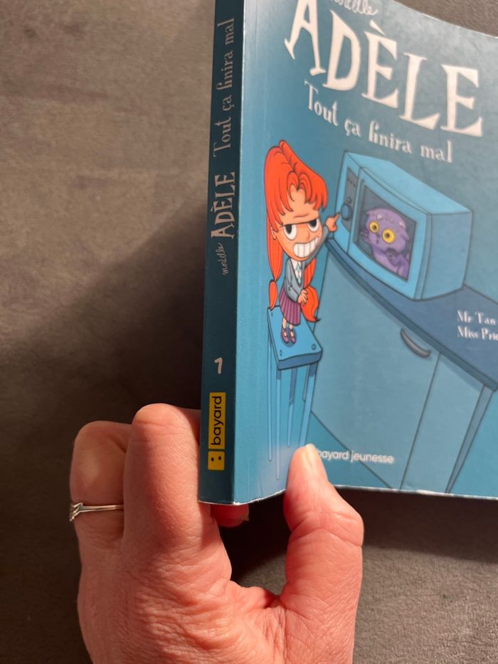 Bd mortelle Adele tome 1 - photo numéro 2