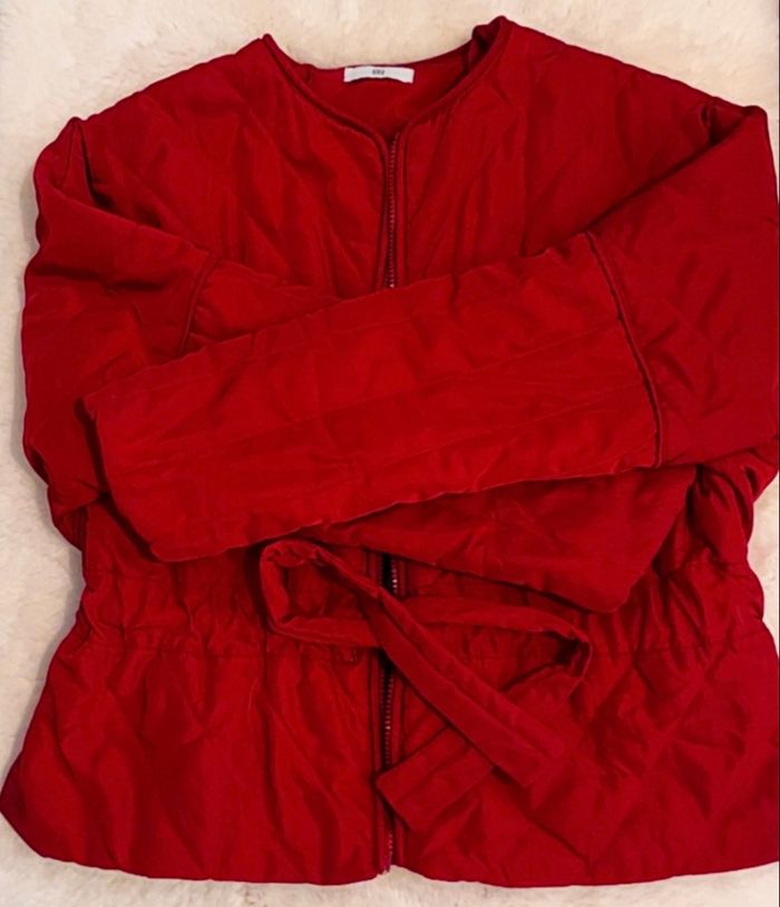 Veste mi-saison rouge avec cienture - photo numéro 4